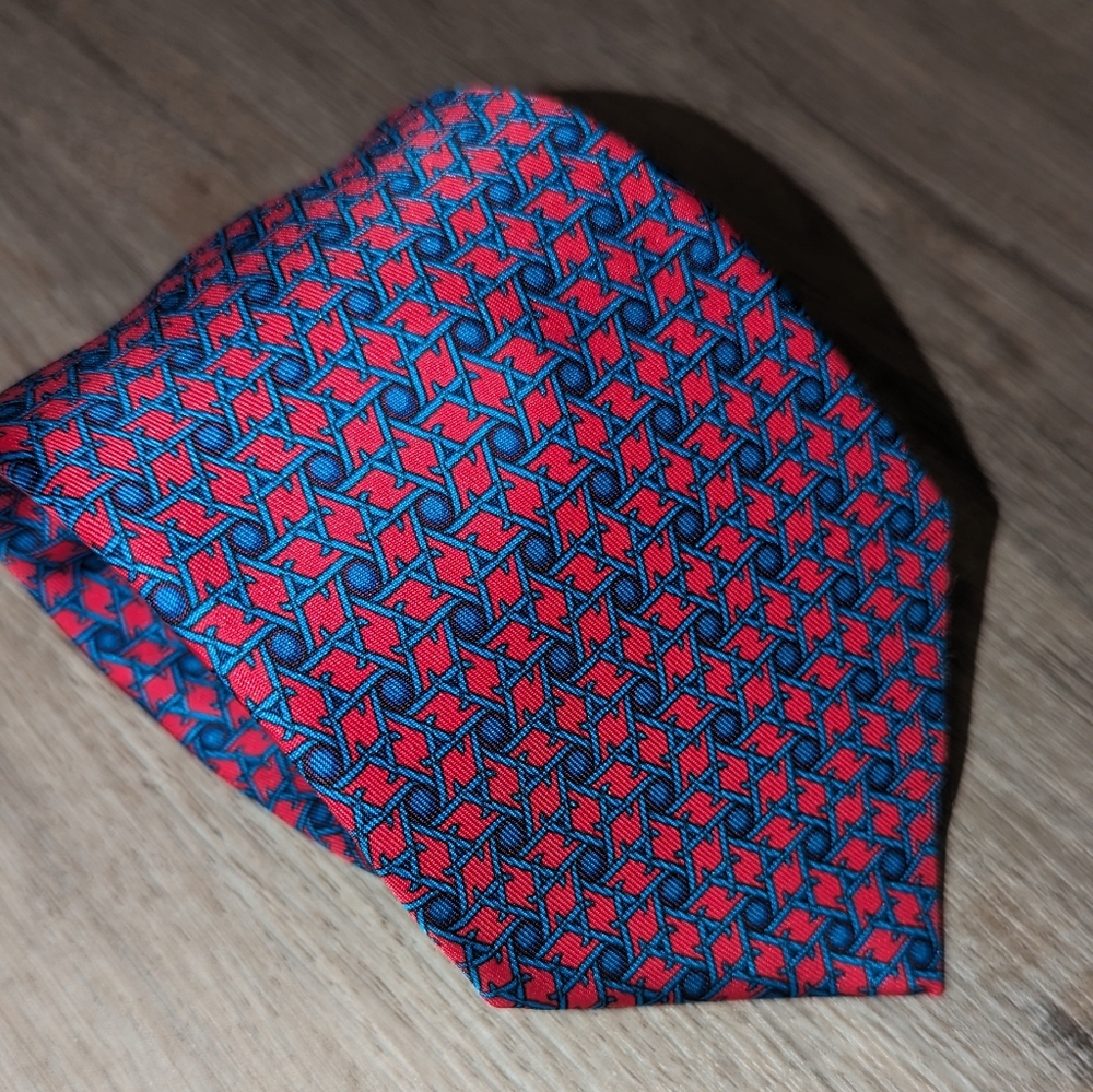 Men's Hermės Tie - Like New